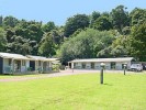 On left 2 x 12 person bunk rooms (back packers), on right 6 x standard cabins