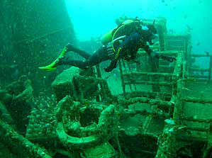 diver wreck